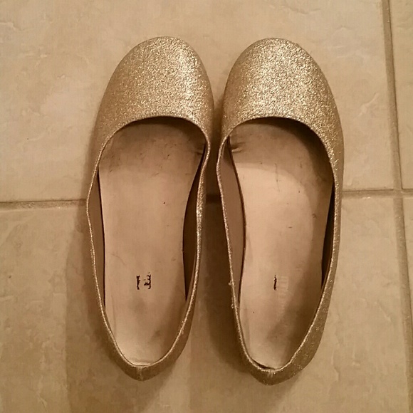 Other - Girls gold shoes